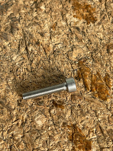 140117A Bolt